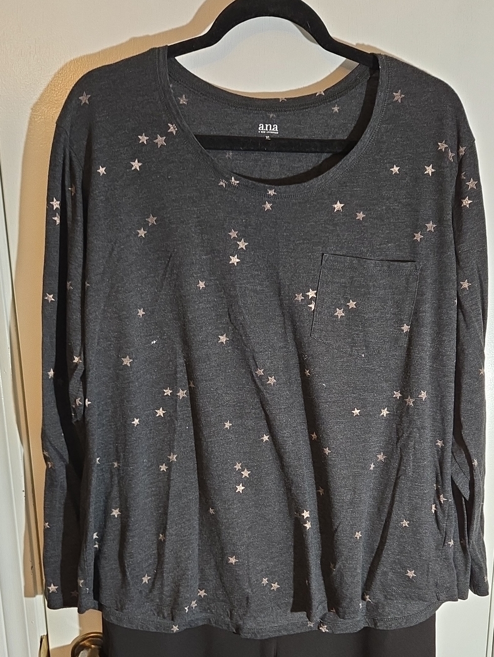 a.n.a Charcoal Top with Light Pink Star Motif